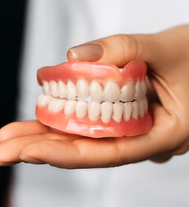 Comfortable Tooth Replacement with Dentures