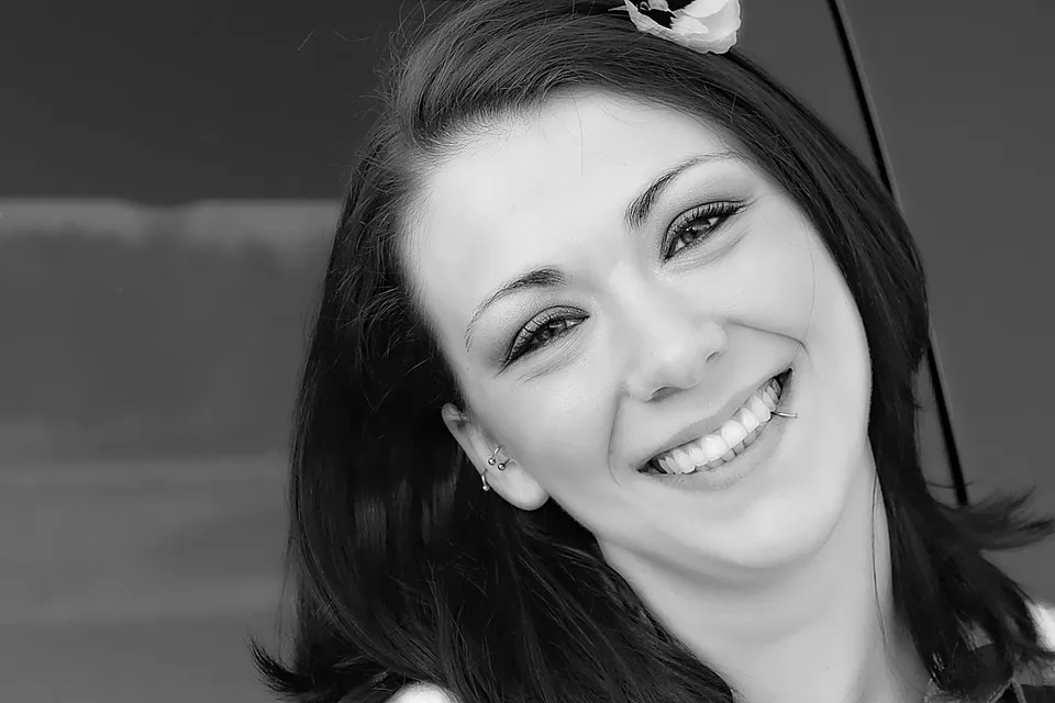 Are Dental Veneers Right for Me? | 75160 Dentist